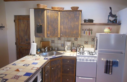 Taos Cottage | Casa Azul/Charming Downtown Casita
