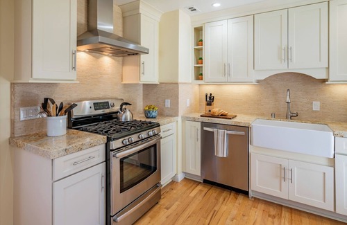 East Mesa House | Casa Azul - Coastal Charm in Shoreline Mesa Neighborhood