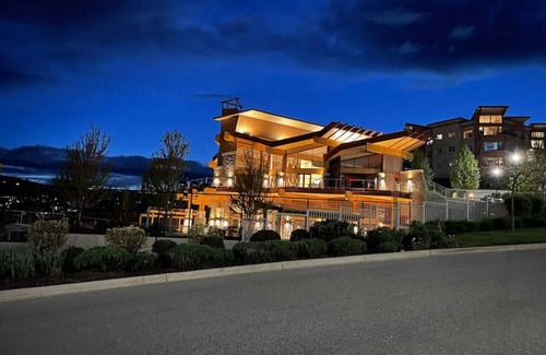 Central Okanagan Apartment | Casa Azul! Copper Sky Unit 306