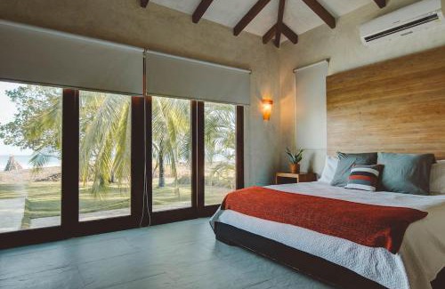 Las Escobas del Venado House | Casa Azul - Directly on Playa Venao, sleeps 8-10+