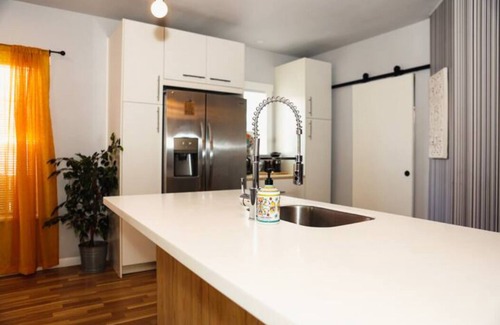 Denver Heights House | Casa Azul - Downtown Bungalow - Dog Friendly