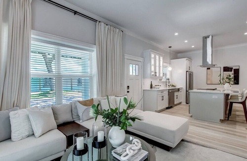 American Beach House | Casa Azul - Hosted By Moore AI Rentals