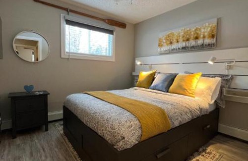 Bracebridge House | Casa Azul Hot Tub And Ev Charging