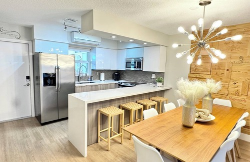 Key Largo House | CASA AZUL Key Largo Vacation Rental! Free Golf Cart, Kayaks,Pools,Beach, 2 Kings