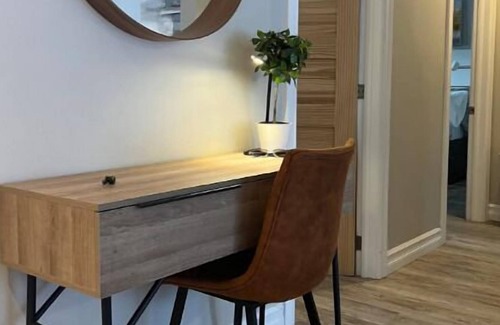 Bracebridge Apartment | Casa Azul offers a bright, open concept space with 2 queen & 3 twin beds it comfortably sleeps 7.