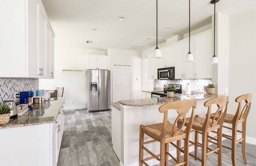 Greater Palm River Point CDC Villa | Casa Azul Tampa - 5BR Waterfront Villa w/Pool