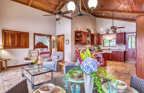 Tronadora House | Casa B Happy Lake View Paradise!