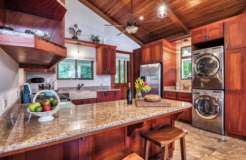 Tronadora House | Casa B Happy Lake View Paradise!