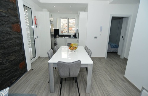 Canical Apartment | Casa Baleia Azul (Blue Whale House)