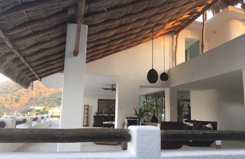 Playa Guitarron House | Casa Ballena - Marina Las Brisas