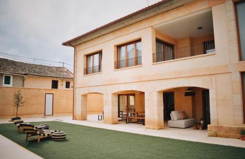 Villalobos House | Casa Bamba