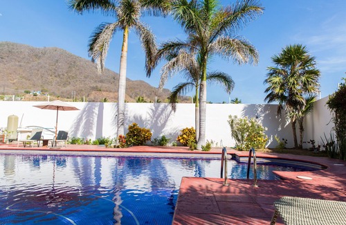 San Juan de Alima House | CASA BAOMAL - 13 bedrooms at the beach!