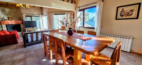 San Carlos de Bariloche House | Casa Barrio La Colina 15 pax