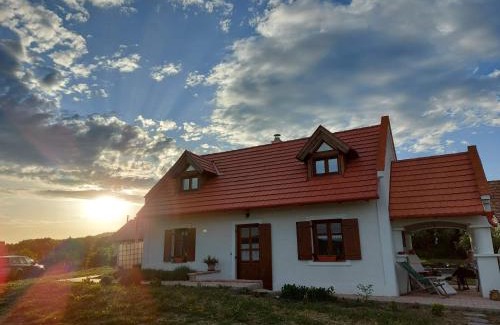 Lesencetomaj House | Casa Beata
