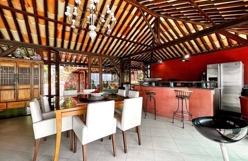 Piuva House | Casa beira mar c lazer completo em Piúva-Ilhabela