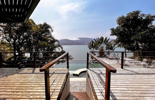 Piuva House | Casa beira mar c lazer completo em Piúva-Ilhabela