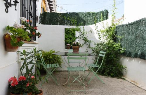 Urbanizacion Pinos Verdes House | Casa Bela, casa reformada en Marbella muy cerca de la playa