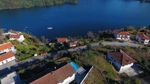 Rio Caldo House | Casa Bela Vista by Gerês Casas