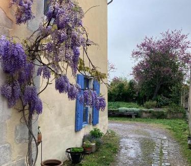 Charroux Bed & Breakfast | Casa Bella