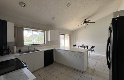 Boynton Beach House | CASA BELLA - HEATED POOL- HOT TUB- POOL TABLE -BBQ-PEACEFUL OASIS- 4 BEDS-