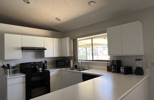 Boynton Beach House | CASA BELLA - HEATED POOL- HOT TUB- POOL TABLE -BBQ-PEACEFUL OASIS- 4 BEDS-