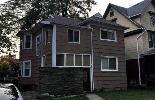 Downtown Niagara Falls House | Casa Bella Niagara 2BR 1BATH 6PPL Close to Falls