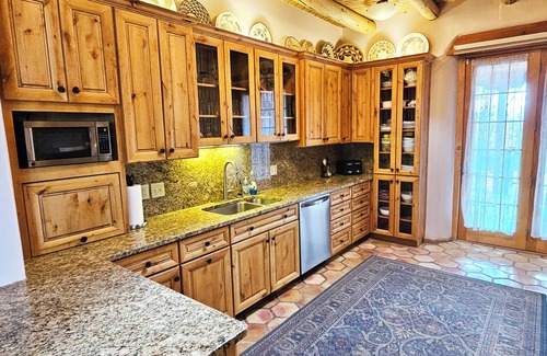 Arroyo Seco House | Casa Bella - VIEWS private yard stream gourmet kitchen high speed internet