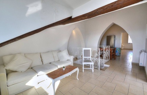 Portici Apartment | Casa Bellacqua: An elegant and welcoming apartment which faces the sun and the sea, with Free WI-FI.