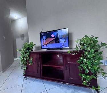Parque Sagrada Familia House | Casa BemTeVi próximo ao Shopping