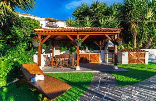 Villa de Arico House | Casa Bernarda with Heated Pool