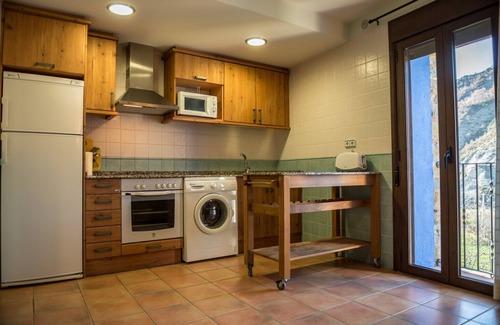 Sobrecastell Cottage | Casa Bernat for 4 people