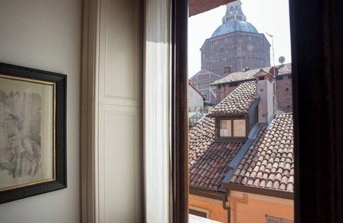 Pavia Apartment | Casa Berner, apartment in historic residence in the center of Pavia