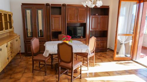 Costa Volpino Apartment | Casa Betty