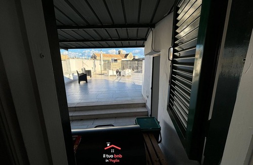 Bitonto Apartment | Casa Bianca bnb,Big Terrace,10 min Airport Beaches