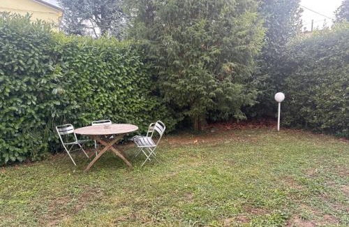 Magreta Apartment | Casa Bianca con giardino a Magreta di Formigine