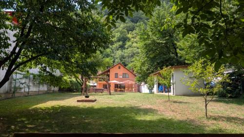 Baile Herculane House | Casa Bianca