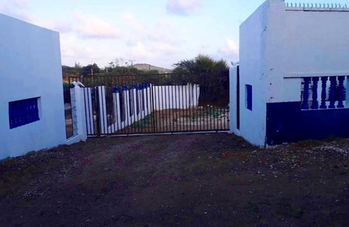 Willemstad House | Casa Bienvenida Vlakbij Strand, Optie HuurAuto’s voor $29usd pd of 4x4 $60 pd.