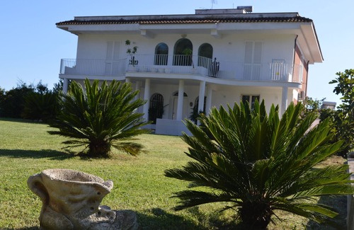 Latina Villa | CASA BLANCA B&B