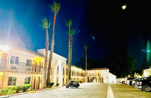Cypress Hotel | Casa Blanca Express & Suites - Cypress, Buena Park