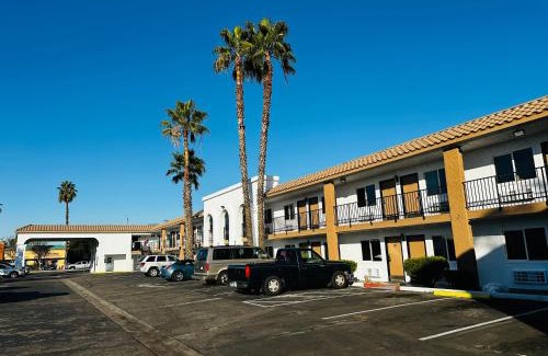 Cypress Hotel | Casa Blanca Express & Suites - Cypress, Buena Park