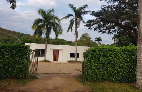 Melgar Villa | Casa Blanca Girardot Melgar