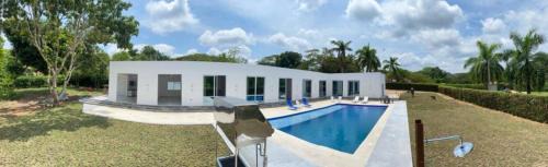 Melgar Villa | Casa Blanca Girardot Melgar