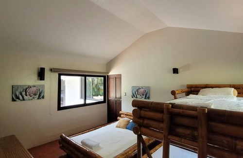 Puerto San Jose House | Casa Blanca