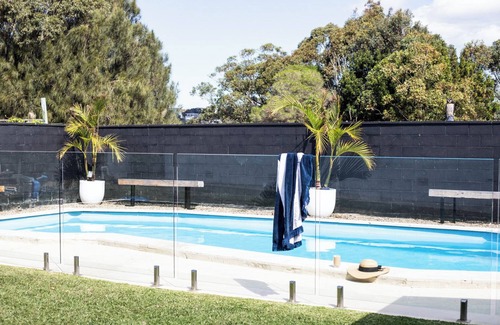 Oak Flats House | Casa Blanca - Lakeside Luxury