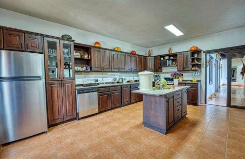 Santa Catarina Barahona House | Casa Blanca: Open & Airy for Families in Gated Community