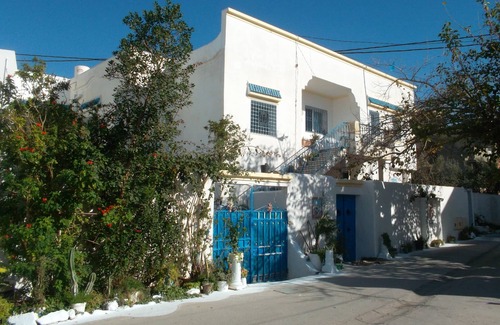 Hammamet Apartment | CASA BLANCA with these two beautiful terraces, (one decorated in ceramic and another equipped with a Barbecue,) close to the tourist area hammamet center.