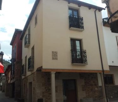 Molinaseca House | Casa Blanquita