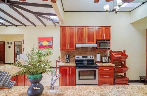 Daniel Flores House | CASA BONANZA PEREZ ZELEDON