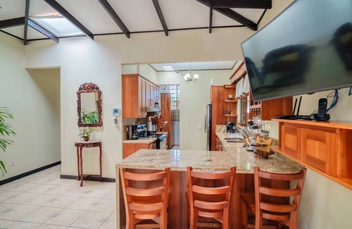 Daniel Flores House | CASA BONANZA PEREZ ZELEDON
