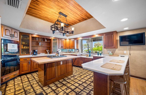Redington Beach Villa | Casa Bonita - Grand Spanish Style Villa, NEW Pool w 2 Spas amid Tropical Gardens